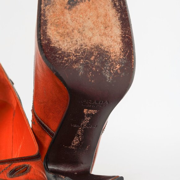 Prada AW/96 Orange Leather Floral-Applique Pumps - Picture 5 of 9